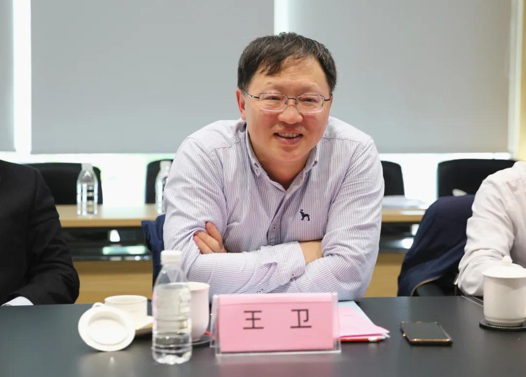 王衛(wèi)副主任.jpg