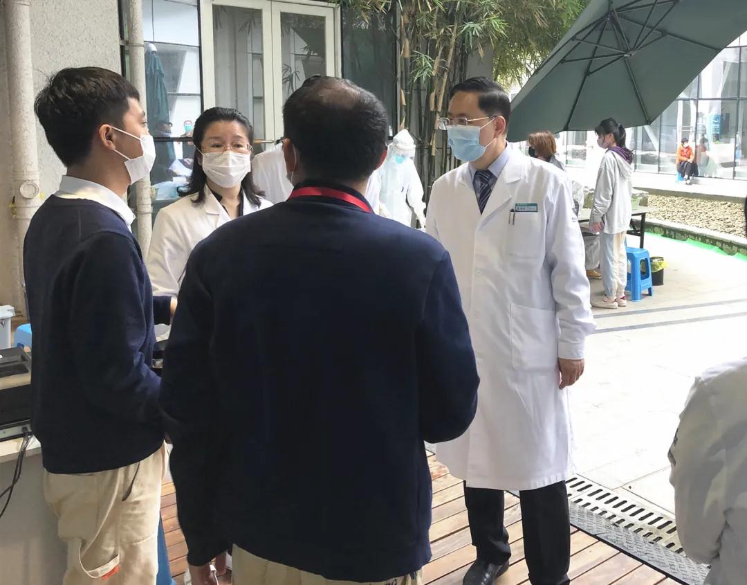 醫(yī)院領導檢查防疫工作落實情況 3.jpg