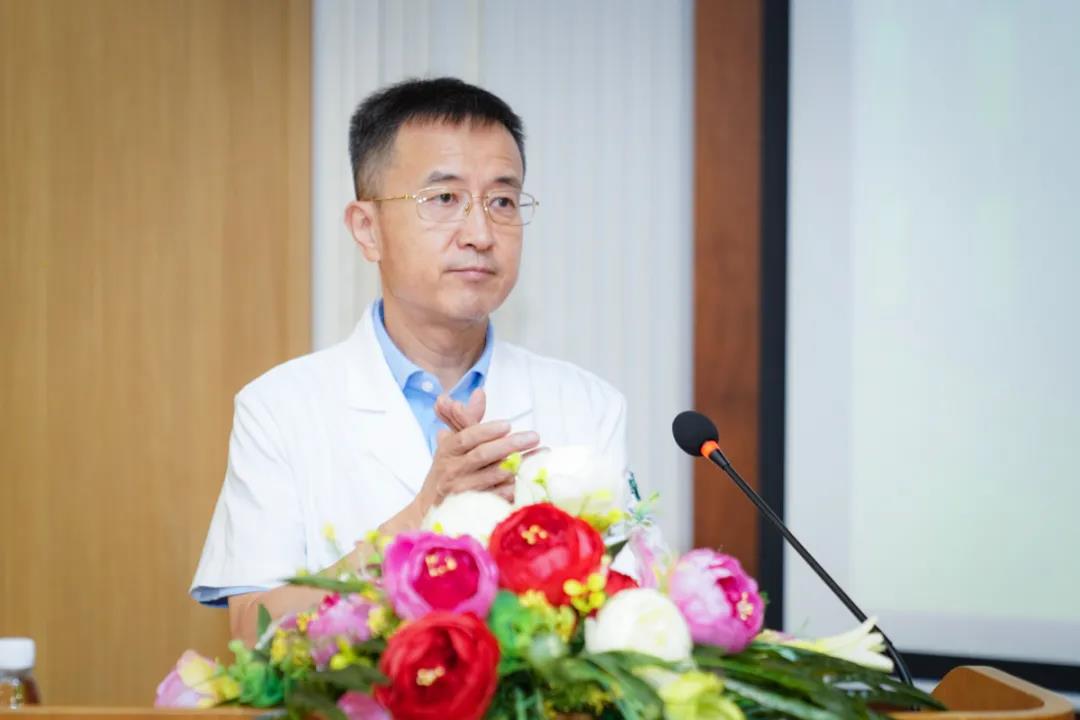 醫(yī)院黨委書記、執(zhí)行院長石耀輝講話.jpg