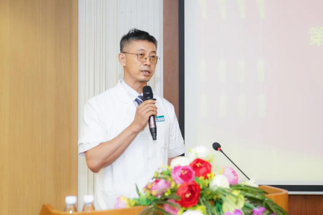 醫(yī)院工會主席劉韋淞作報(bào)告.jpg