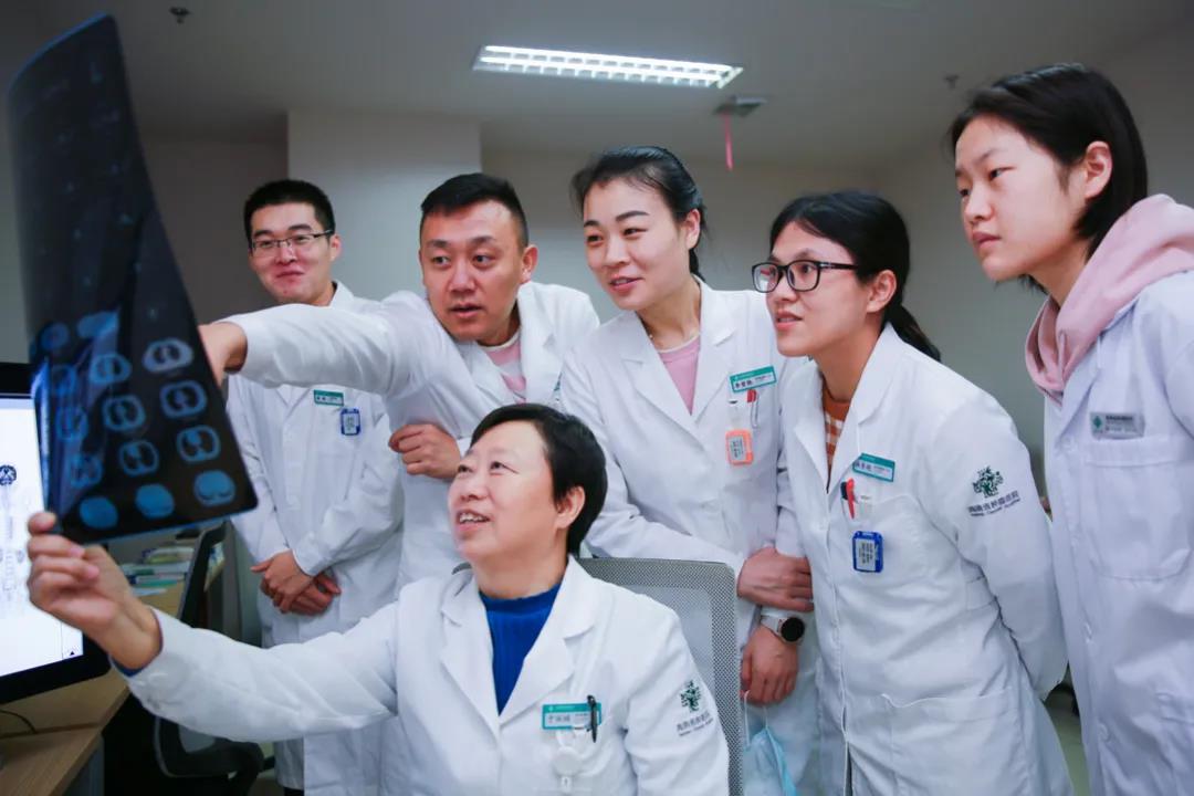 “神機妙算”解“兇結”——海南省腫瘤醫(yī)院肺結節(jié)精準診斷側記原圖.jpg