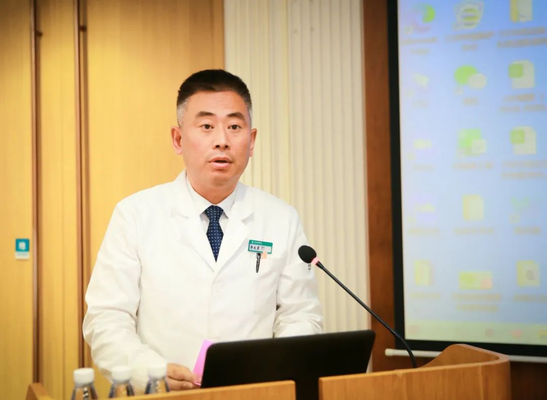 李大勇副院長(zhǎng)主持大會(huì).jpg