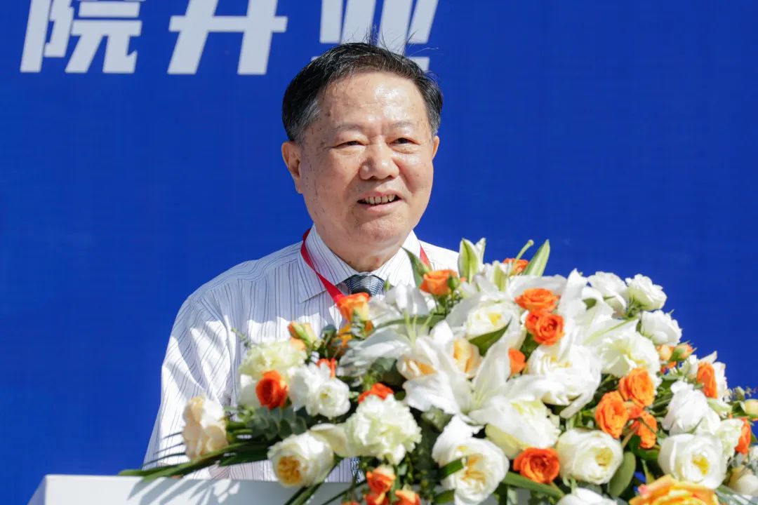 海南省人民政府原常務(wù)副省長、省人大常委會原副主任.jpg