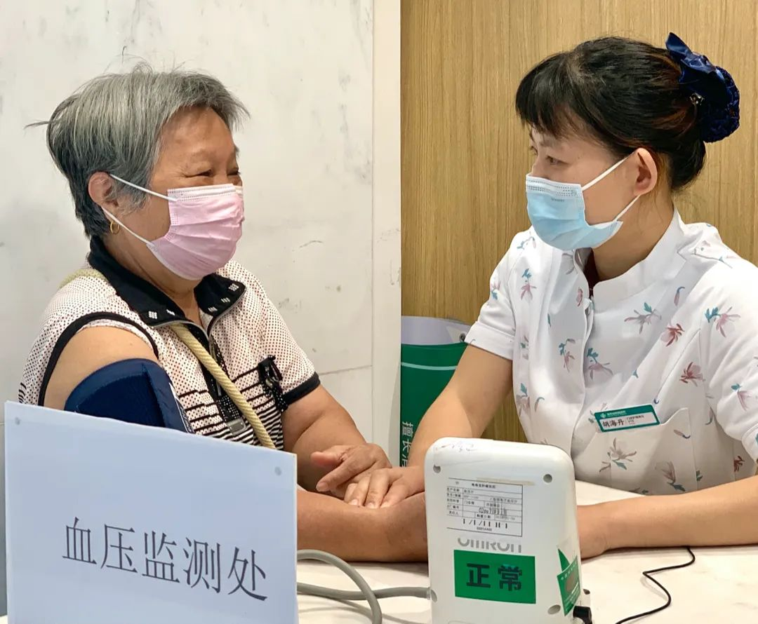多舉措提升患者滿意度 海南省腫瘤醫(yī)院積極推進(jìn)服務(wù)體系建設(shè)工作3.png