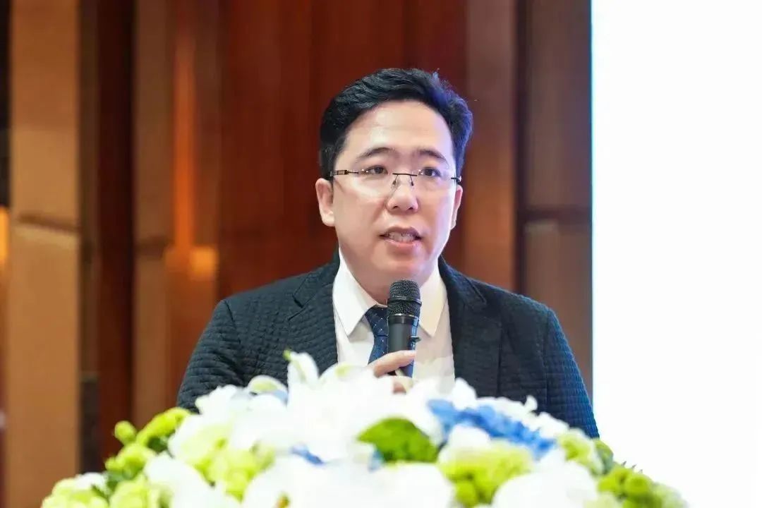 全國首個中國醫(yī)師協(xié)會結(jié)直腸腫瘤專業(yè)委員會術(shù)中放療協(xié)作組在海南成立4.jpg
